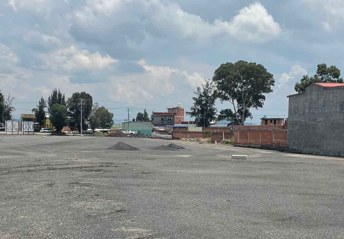 TERRENO EN PLATAFORMA EN RENTA EN PLAZA COMERCIAL ZACAPU, MICHOACAN