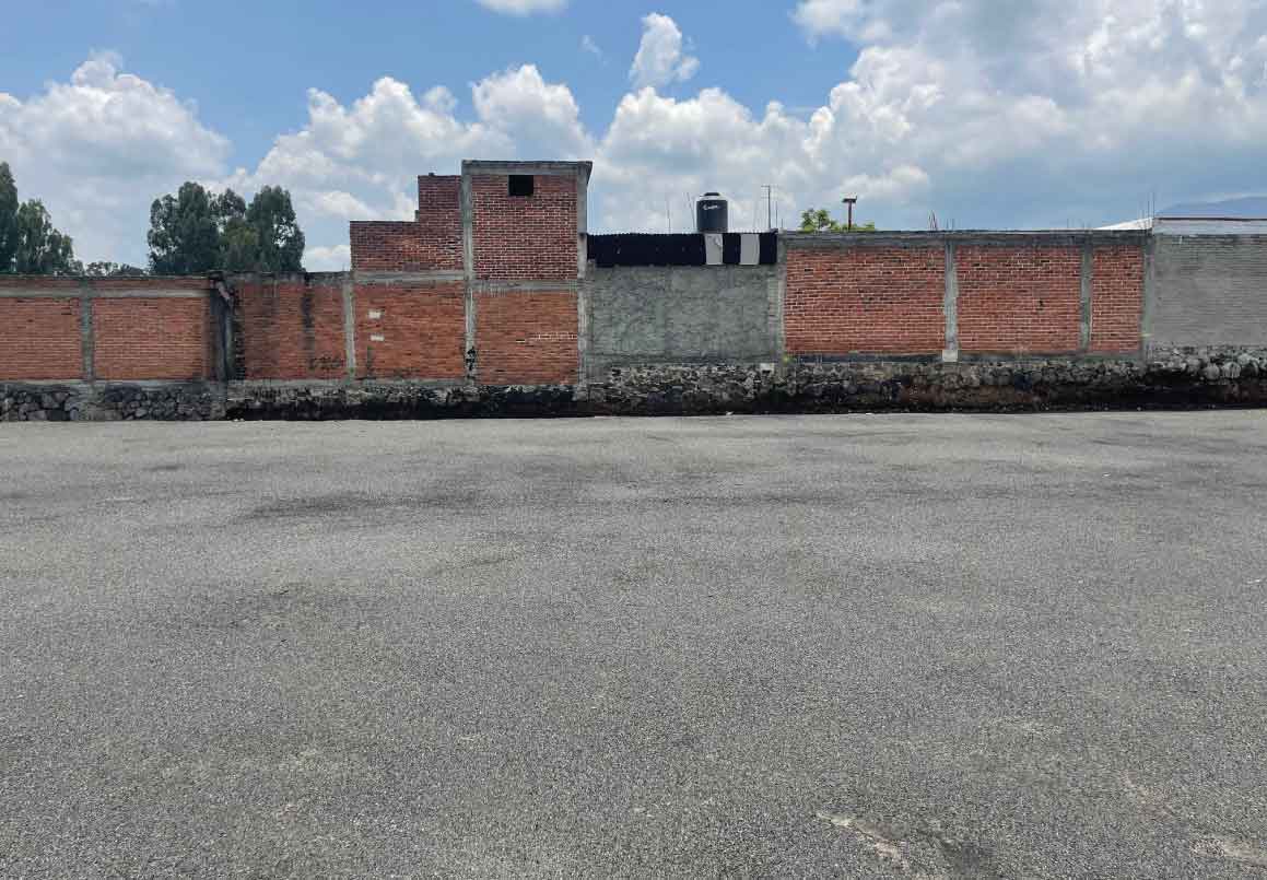 TERRENO EN PLATAFORMA EN RENTA EN PLAZA COMERCIAL ZACAPU, MICHOACAN